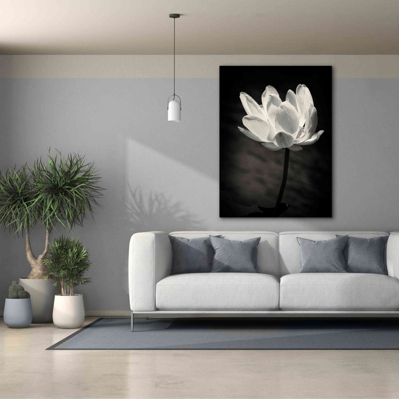 «Lotus Flower X» par Debra Van Swearingen, art mural sur toile, H 54 po x l 40 po x P 1,5 po
