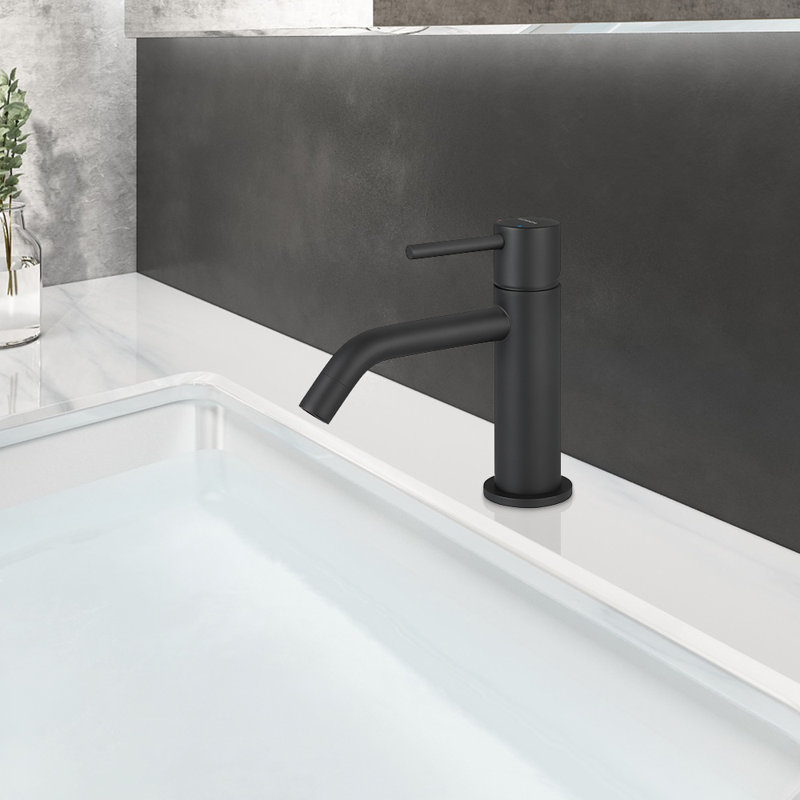 Single-Hole Single-handle Bathroom Faucet with Drain Assembly, Matte Black