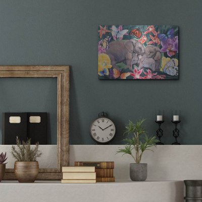 «Elephants And Butterflies» par Carissa Luminess sur métal