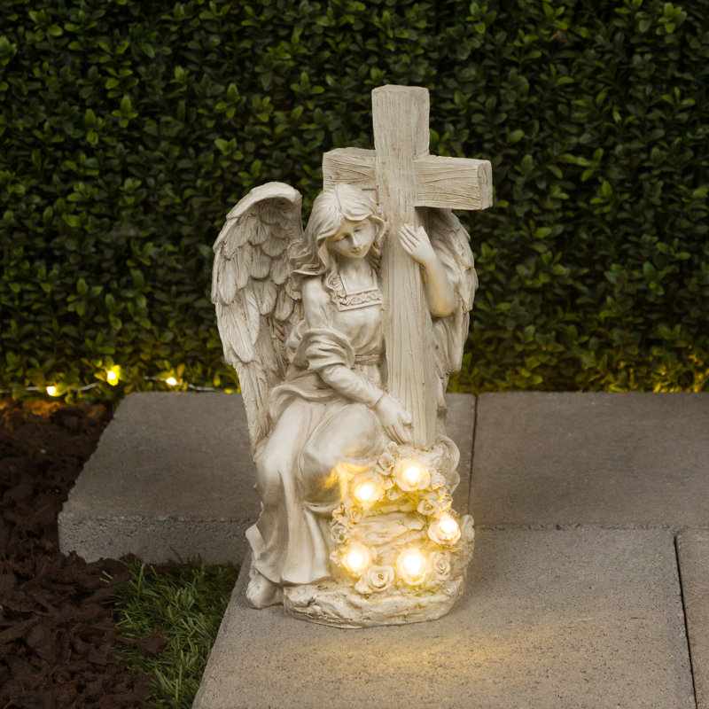 Statue solaire ange 14 "tenant une croix avec lumières DEL 14"