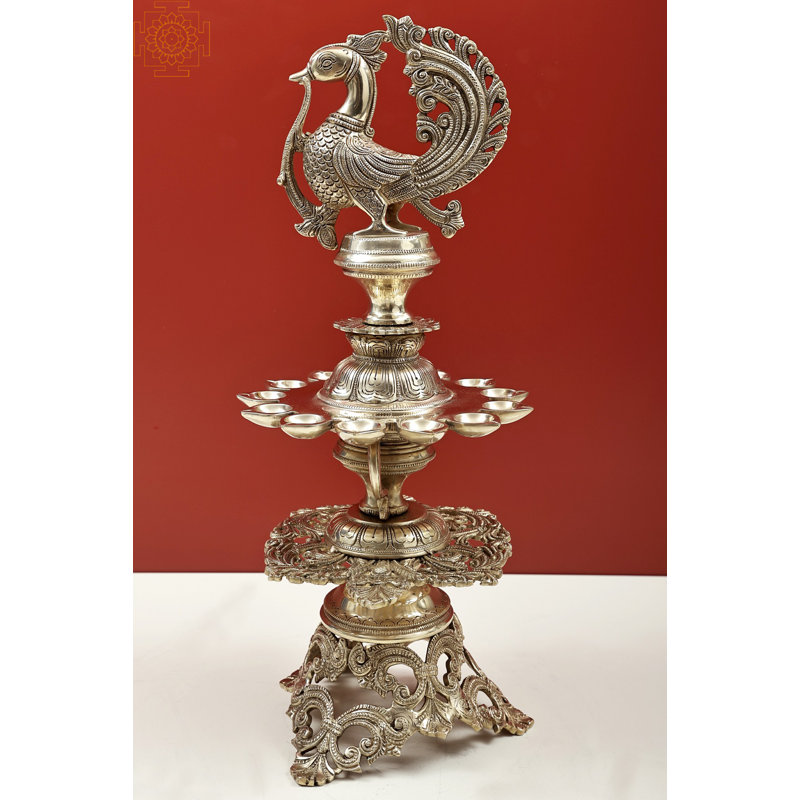Lampe paon brodée à la main de 20 pouces avec treize mèches - Deepam rituel en laiton, motif de vigne en filigrane pour Puja, décor de temple ou centre de table festif