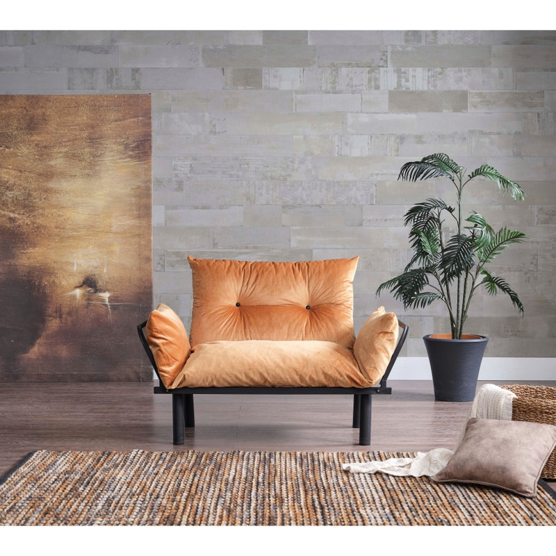 Canapé-lit futon deux places couleur moutarde riche, structure en métal, profondeur 125 cm, largeur 61 cm, hauteur 89 cm. Modèle moutarde avec support, profondeur 124 cm, largeur 61 cm, hauteur 89 cm, poids 13,6 kg
