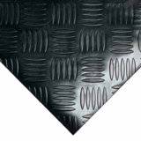 Rouleau de tapis de plancher élastique 4 pi. x 12 pi. losange-poignée