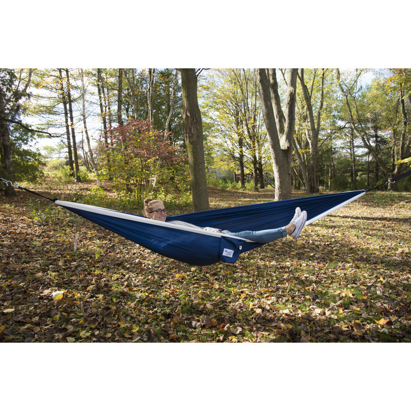 Hamac de camping double Kylee Parachute, Double, Bleu marine/blanc