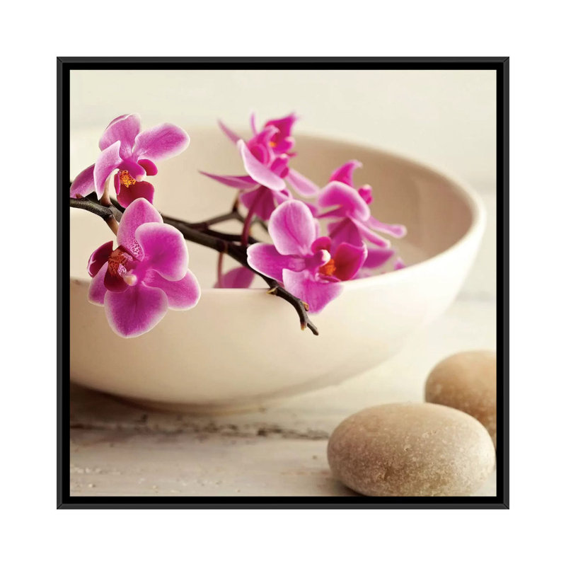 «Zen Pebble II» par PhotoINC Studio - impression sur toile tendue, H 18 po x l 18 po x P 1,5 po, Toile avec cadre noir