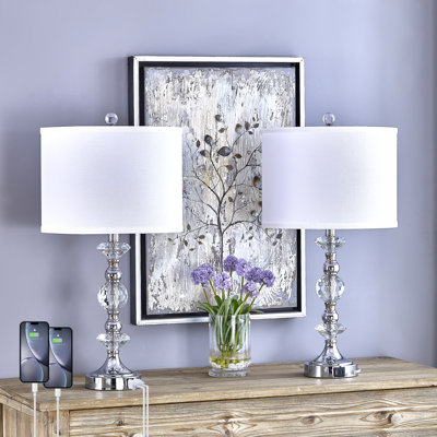 Lampe de table en cristal chromé de 65 cm de hauteur, abat-jour en lin blanc, port de chargement USB intégré, base en métal. Parfait pour la chambre, le salon ou une table de chevet.