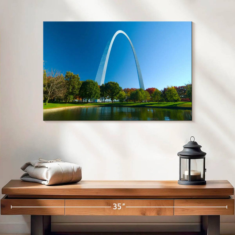The Saint Louis Gateway Arch, 16" H x 24" W