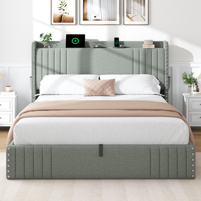 Lit coffre relevable en lin vert sauge, format queen, avec vérin à gaz robuste et station de recharge, cadre de lit en métal et lattes en bois, sans sommier tapissier.