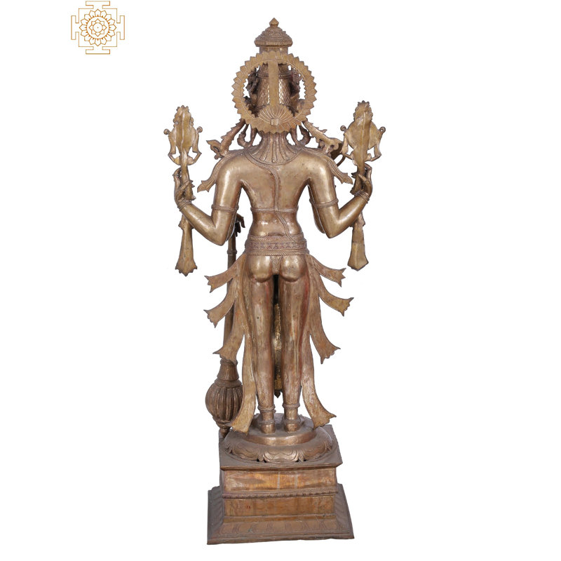 Grande statue de lord Perumal