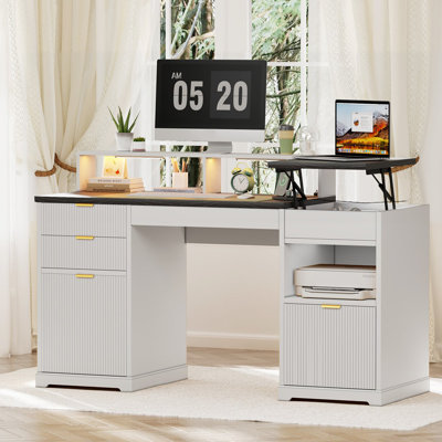 Bureau de direction moderne cannelé de 63 po de largeur, bureau à domicile en bois avec station de chargement et classeur, bureau d'ordinateur à 3 tiroirs, bureau d'écriture avec tablettes ouvertes, bureau de jeu à DEL avec support pour écran, blanc, cadeau