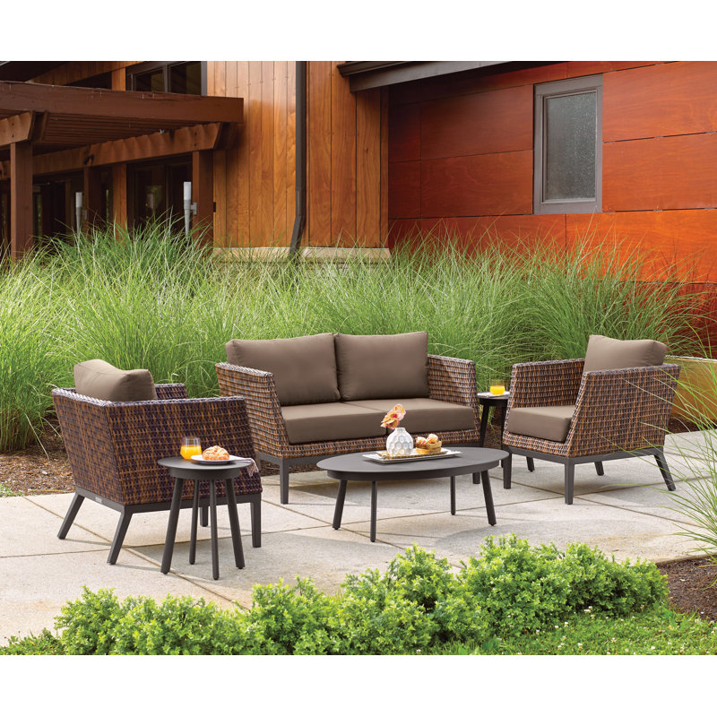 Eiland Outdoor Oval Coffee Table
