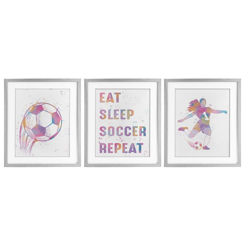 «Minimal Pastel Girl's Soccer», ensemble de 3 reproductions encadrées sous verre, design par Marcus Prime, H 16 po x l 13 po