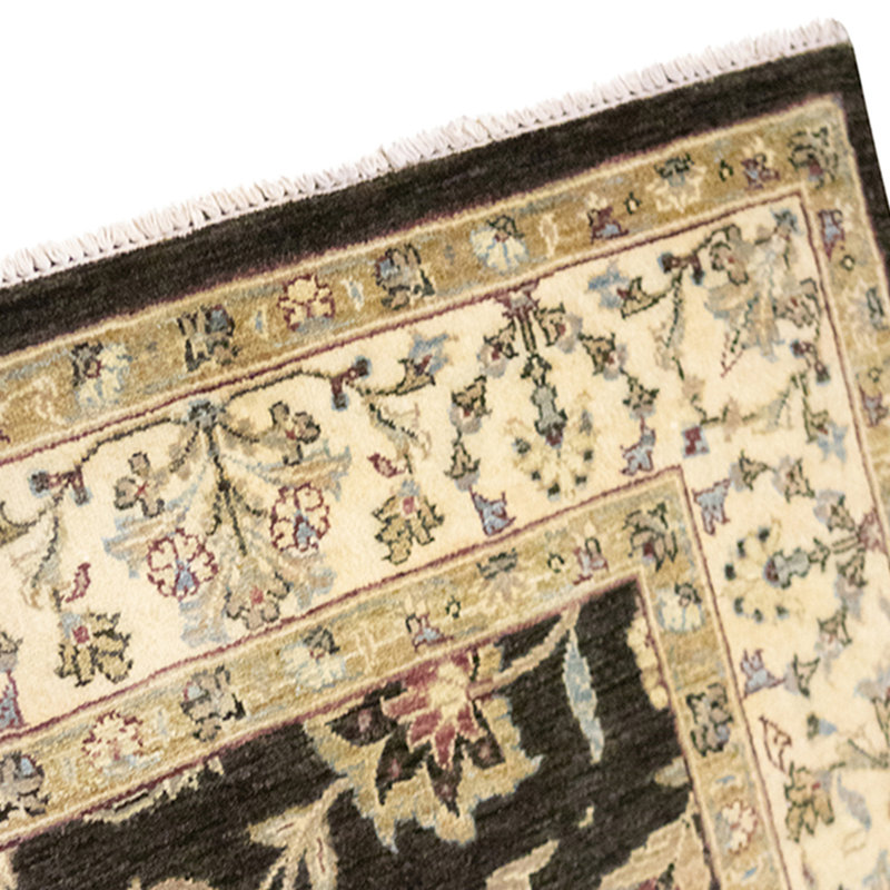 Tapis brun et crème noué à la main de haute qualité