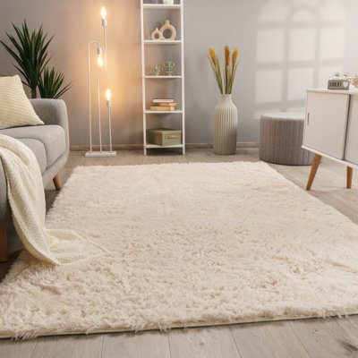 Tapis moderne à poils longs doux et moelleux dans des couleurs unies