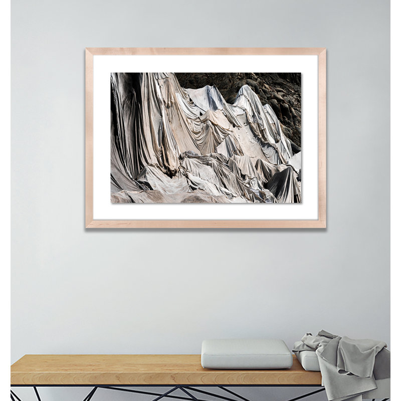 « derrière the cold voile i » par michael schauer-cadre photo, impression sur papier, H 34 po x l 48 po x P 2,5 po, Naturel