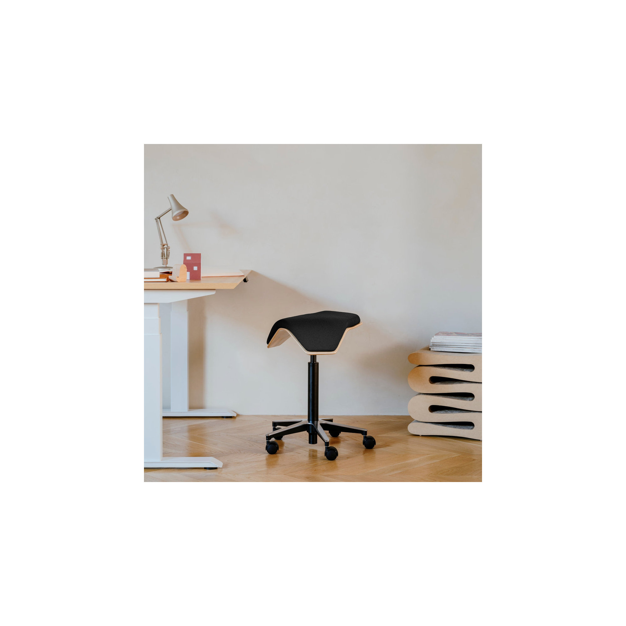 Saddle Chair, Black