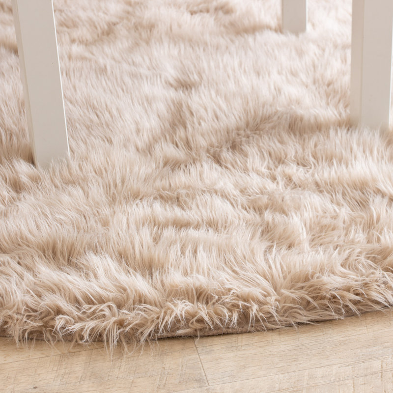 Tapis moelleux en fourrure de mouton brun clair Diller, Rectangle 8 pi x 10 pi