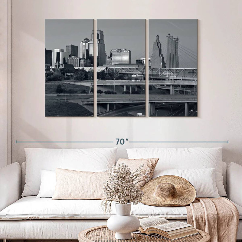 Rorry Kansas BW Skyline, 32" H x 50" W