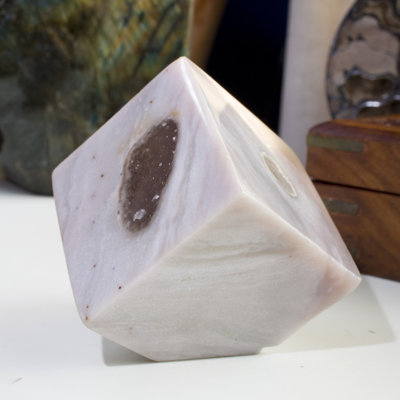 Cube Iliyan Agate