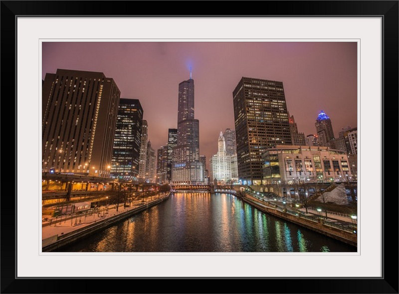 «Chicago Skyscrapers at Dusk», reproduction de photo, H 20 po x l 26 po x P 1 po, Cadre noir