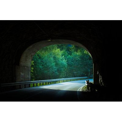 Mountain Tunnel par Gcshutter