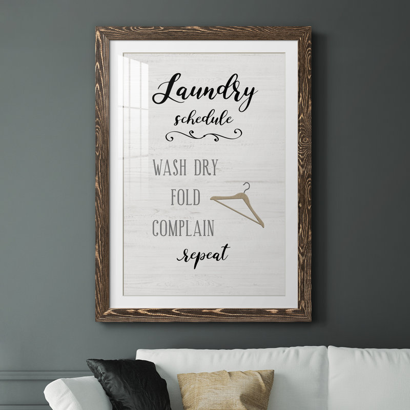 Laundry Complain - Art textuel avec cadre photo, H 37,5 po x l 27,5 po x P 1,5 po, Encadré de bois de noyer