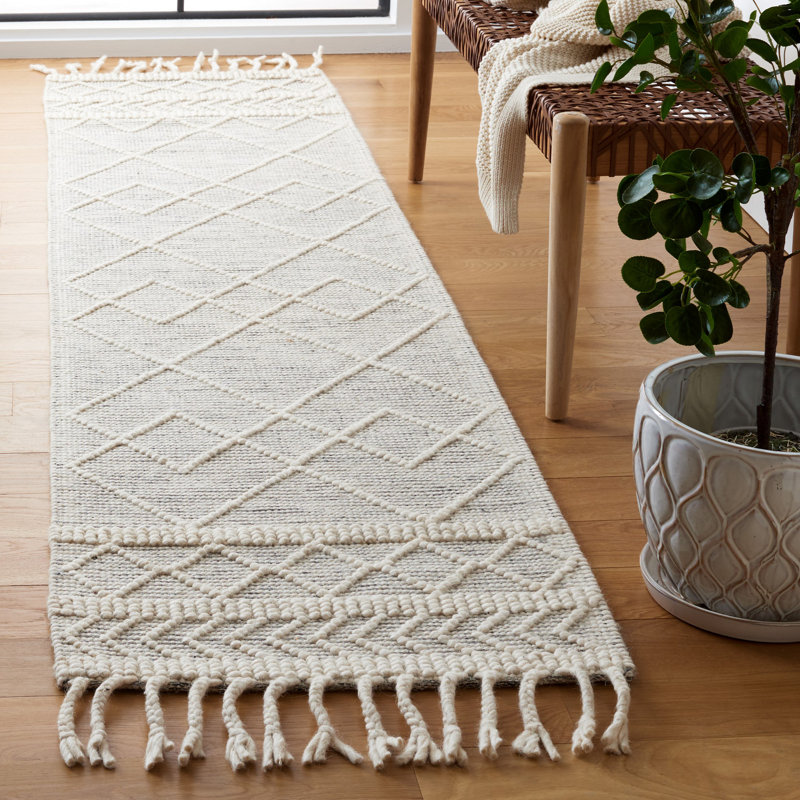 Natura Hand Woven Wool/Cotton Geometric Rug in Ivory/Black, Runner 2'3" x 9'