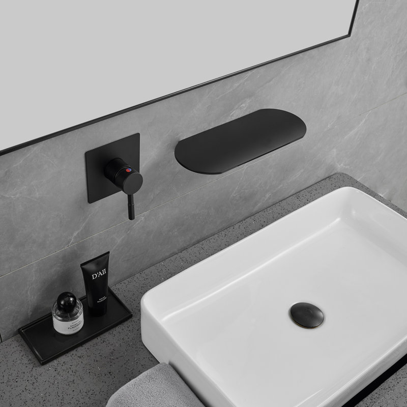 Single-handle Bathroom Faucet with Drain Assembly