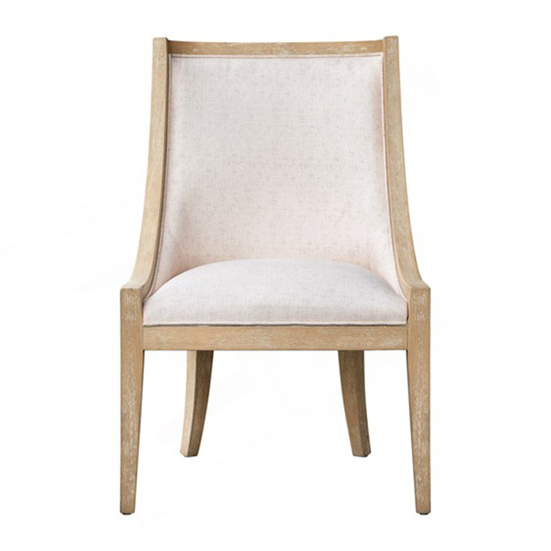 Chaise rembourrée avec garniture cloutée