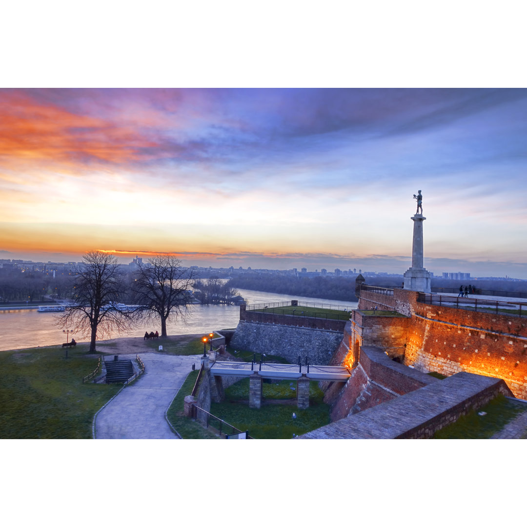 Statue des Sieges in Belgrad - Leinwanddrucke