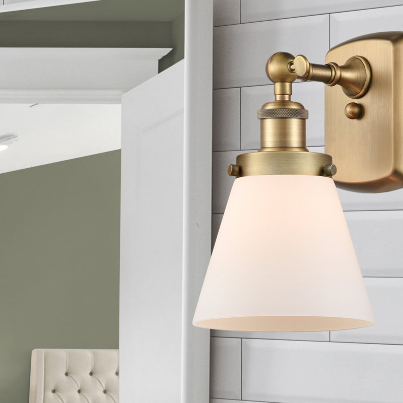 Applique murale 1 lumière 6 "Ballston Urban Cone, DEL, Blanc mat, Laiton brossé