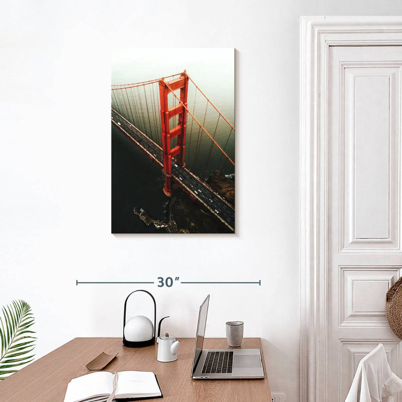 Lilie Golden Gate Tower View, H 30 po x l 20 po