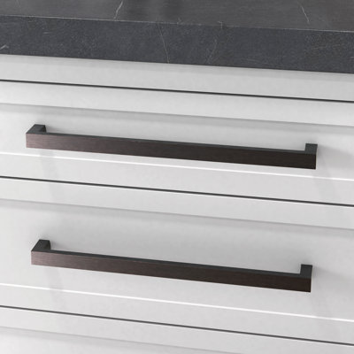 4409 Contemporary Appliance Pull, 18" CTC