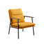 Fauteuil d'appoint rembourré en tissu avec structure en métal et accoudoirs en bois-119338415