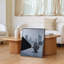 Toile, création d'un design monochromatique minimaliste mettant en vedette un grand projecteur d'art mural au premier plan-1573090818