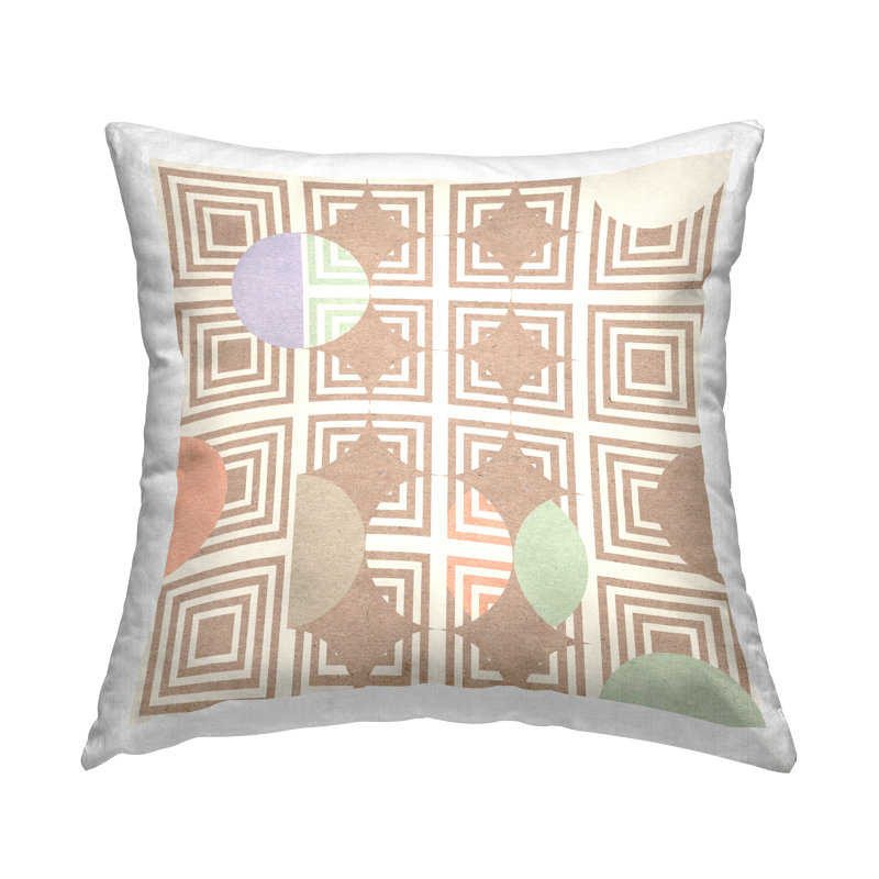Coussin décoratif moderne à motif géométrique beige à motifs géométriques superposés par Daphne Polselli