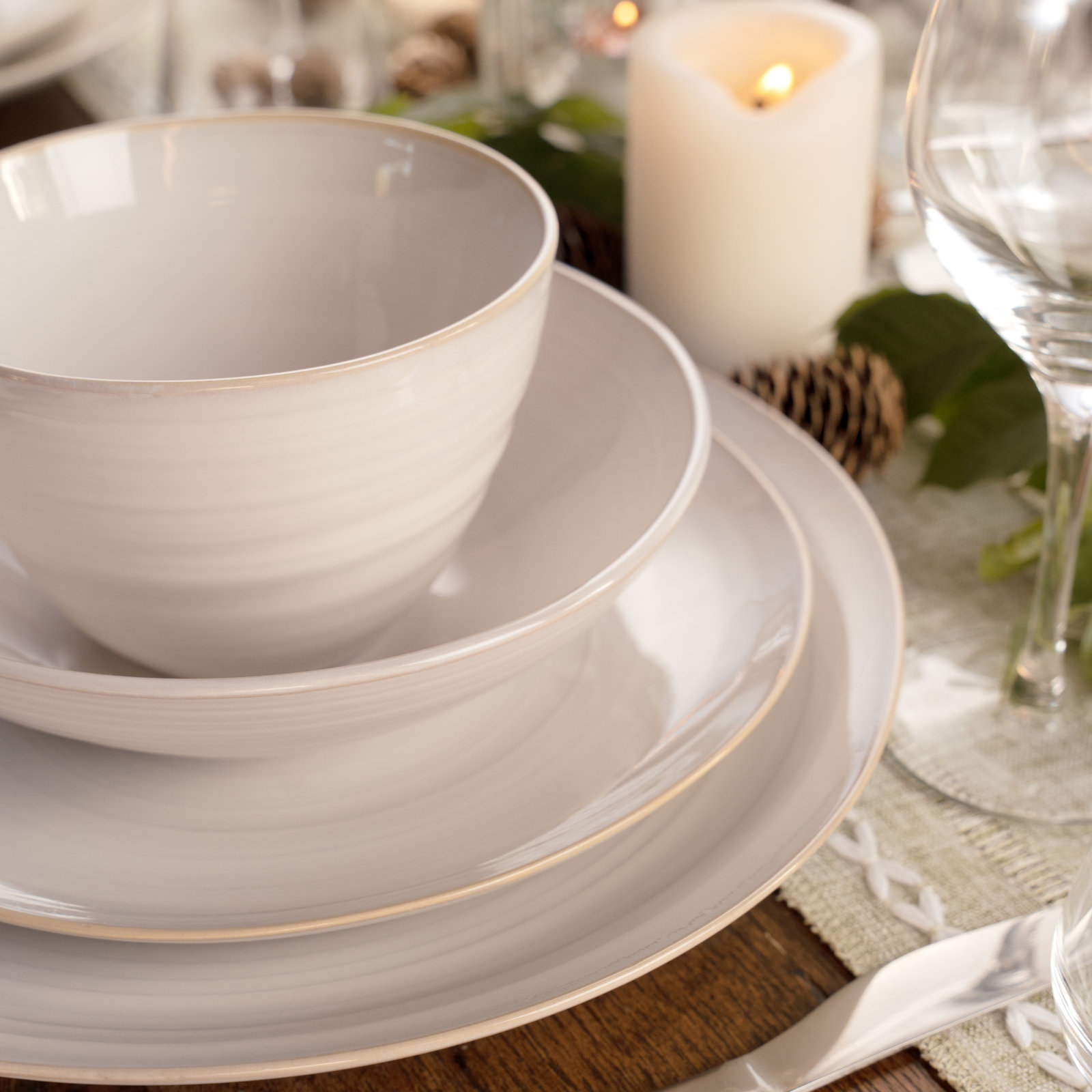 Neree Reactive Glaze 4 piece Stoneware Cereal Bowl Set