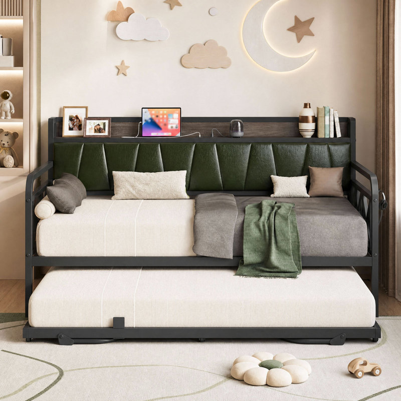 Lit de jour convertible peu encombrant, comprend un lit gigogne escamotable et une tête de lit avec rangement et prises USB