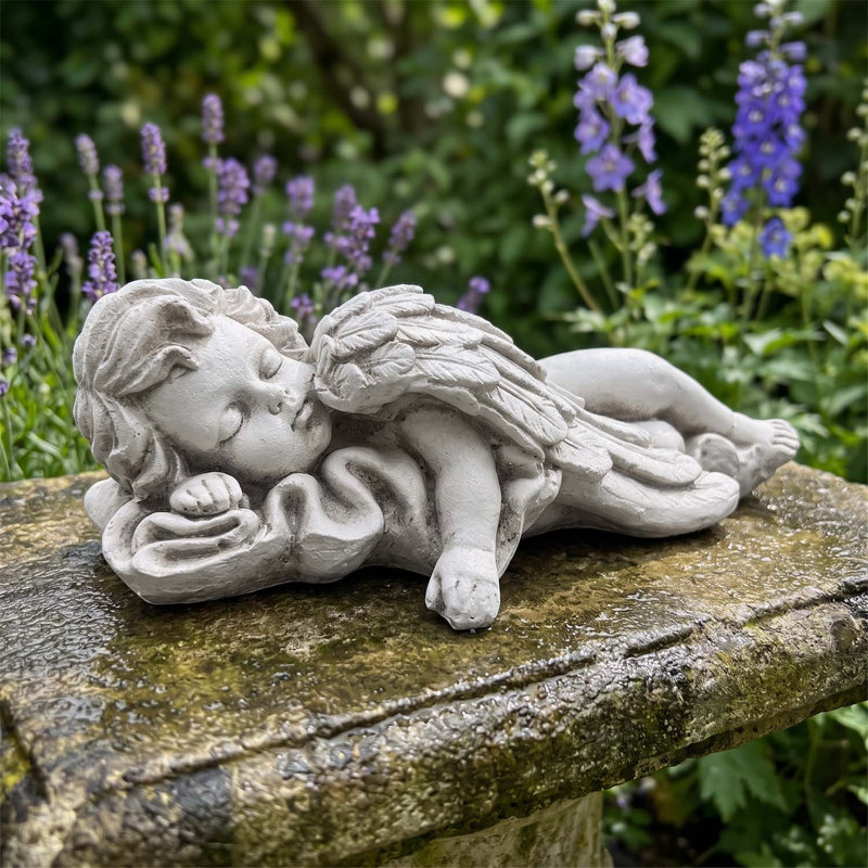 Statue ange allongé en oxyde de magnésium pour un décor de jardin et de patio résistant aux intempéries, détail exquis et design durable