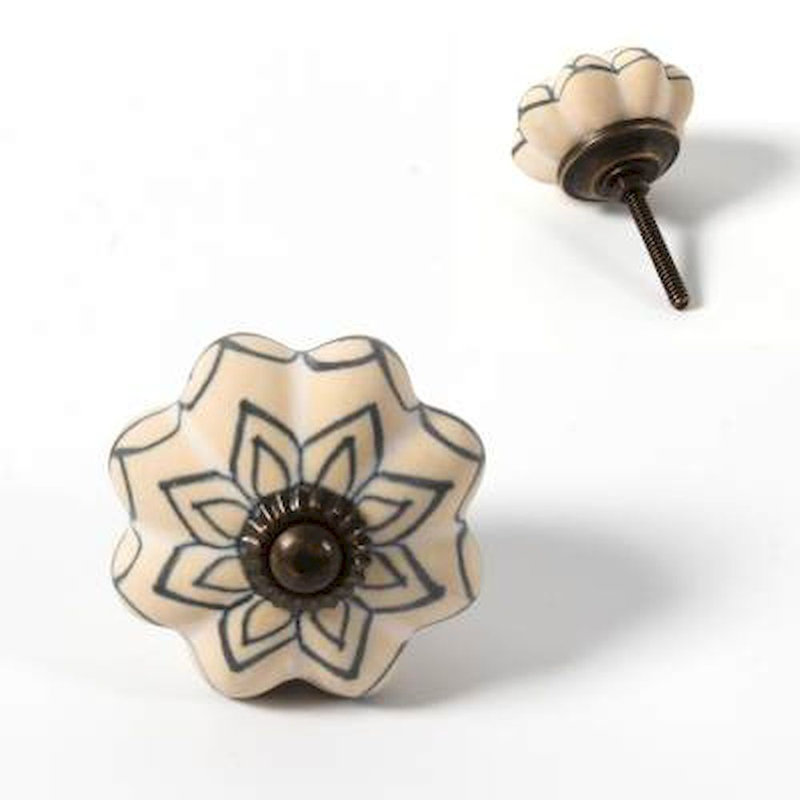 Oversized Flower Novelty Knob