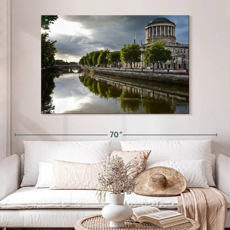 Lilie Ireland's Four Courts, H 34 po x l 51 po