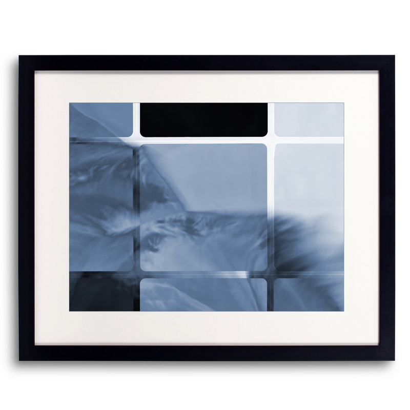 Square Ocean Surf par Petra Trimmel, H 17,2 po x l 21,2 po, Papier avec cadre noir