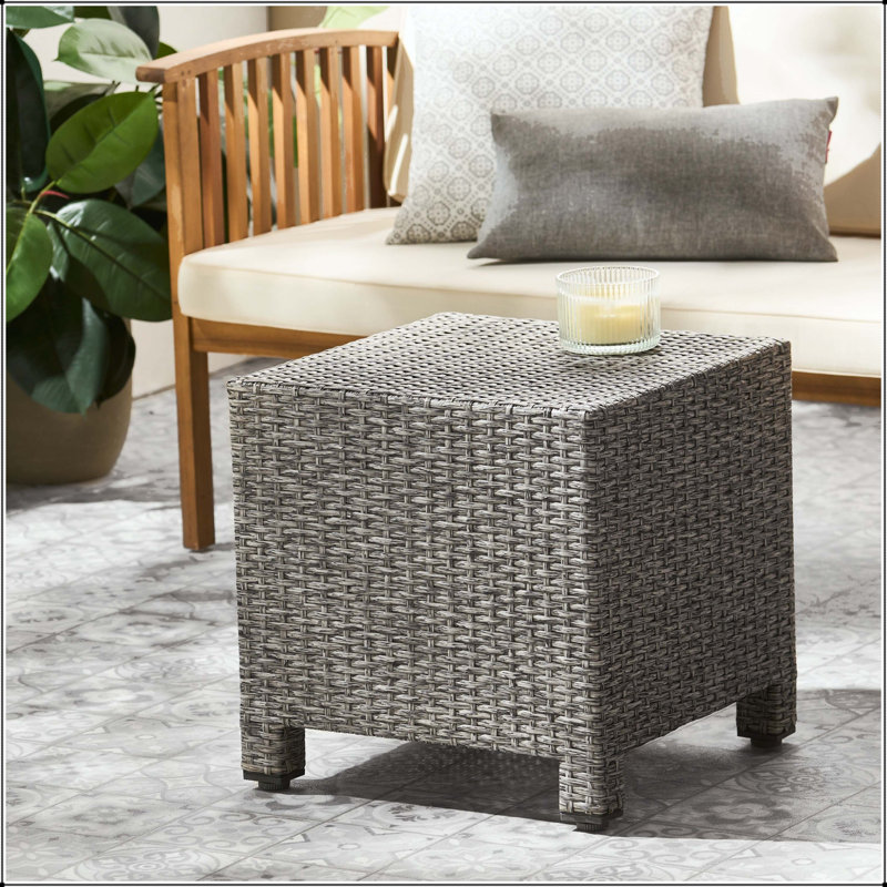 Table d'appoint cubique Puerta - Rotin en polyéthylène, sans assemblage