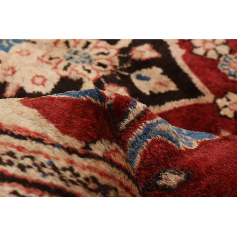 Tapis rouge Anadol 4 pi 3 po x 6 pi 7 po