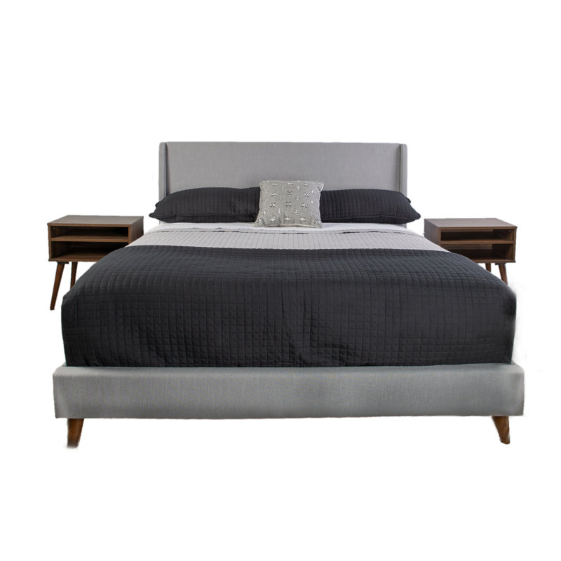 Très grand lit tapissier avec 2 tables de chevet