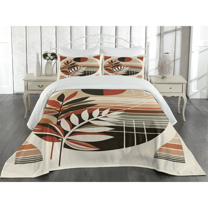 Floral Coverlet, Queen Coverlet + 2 Standard Shams