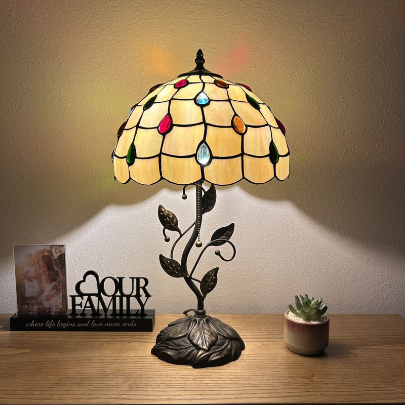 Lampe de table Meryem Tiffany avec haricots de cristal en verre teinté doré et ampoule DEL H 22 po x l 12 po x P 12 po