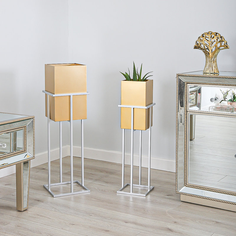 Riston Plant Stand