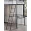 Lit mezzanine simple avec design contemporain, tube en métal noir, encastré, pour la décoration d'une petite chambre à coucher avec structure et environnements compacts appropriés