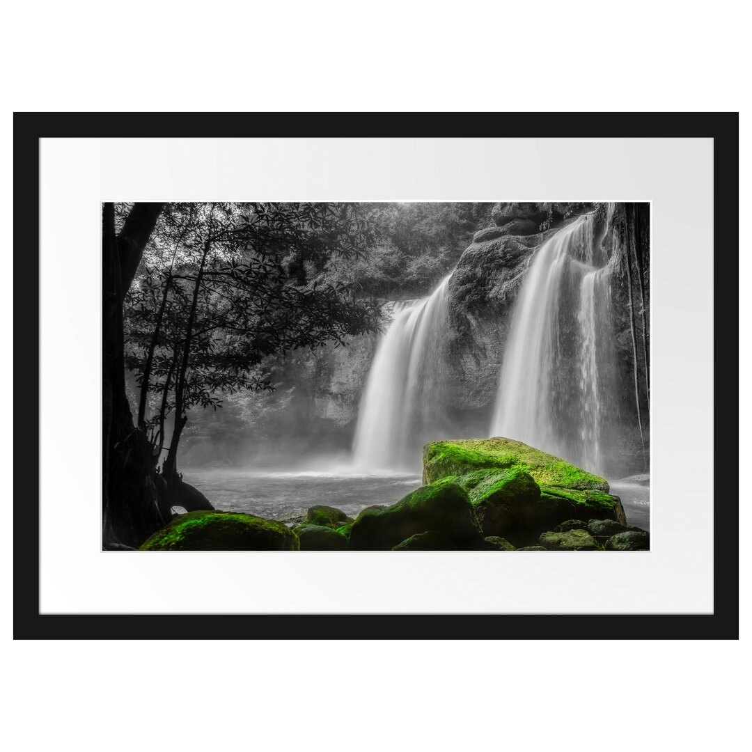 Gerahmtes Poster Wasserfall im Dschungel